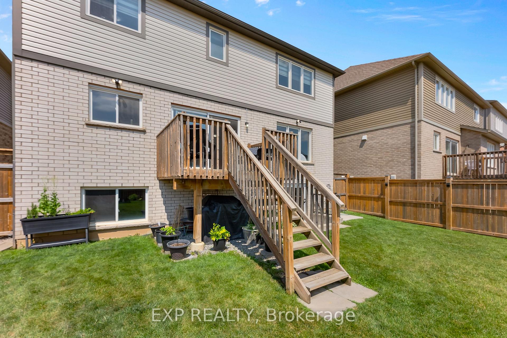 Photo 40 of 10 Riley Avenue, Pelham, Fonthill — HOMEH