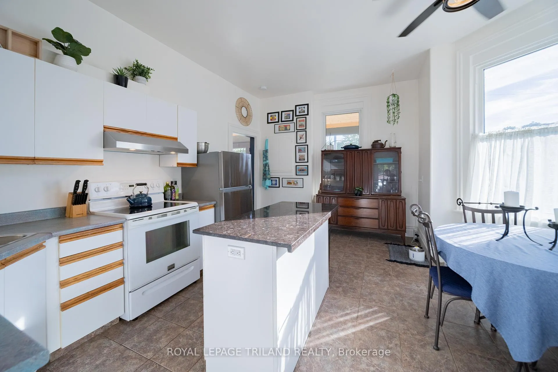 Photo 15 of 190 Emily Street, North Middlesex, Parkhill — HOMEH