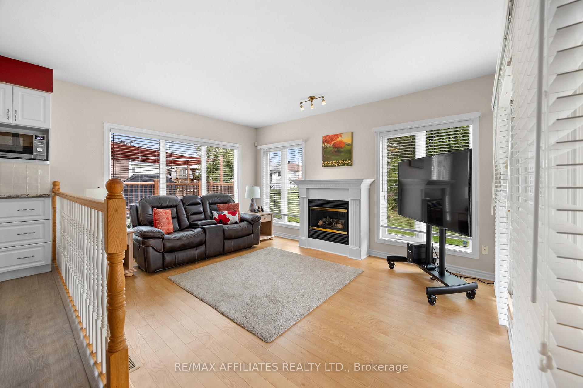 Photo 12 of 74 Decaria Boulevard, Perth — HOMEH