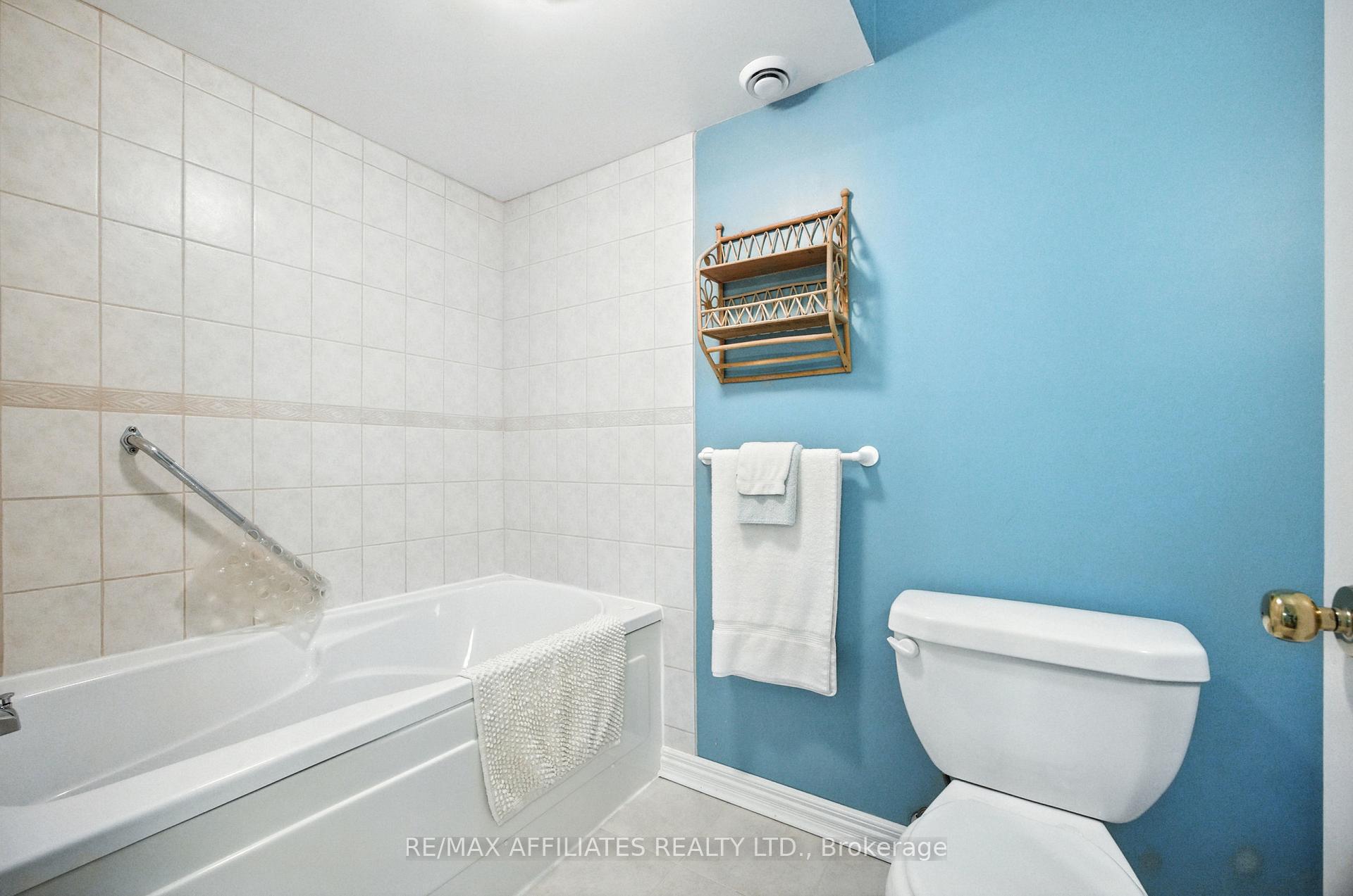 Photo 23 of 74 Decaria Boulevard, Perth — HOMEH