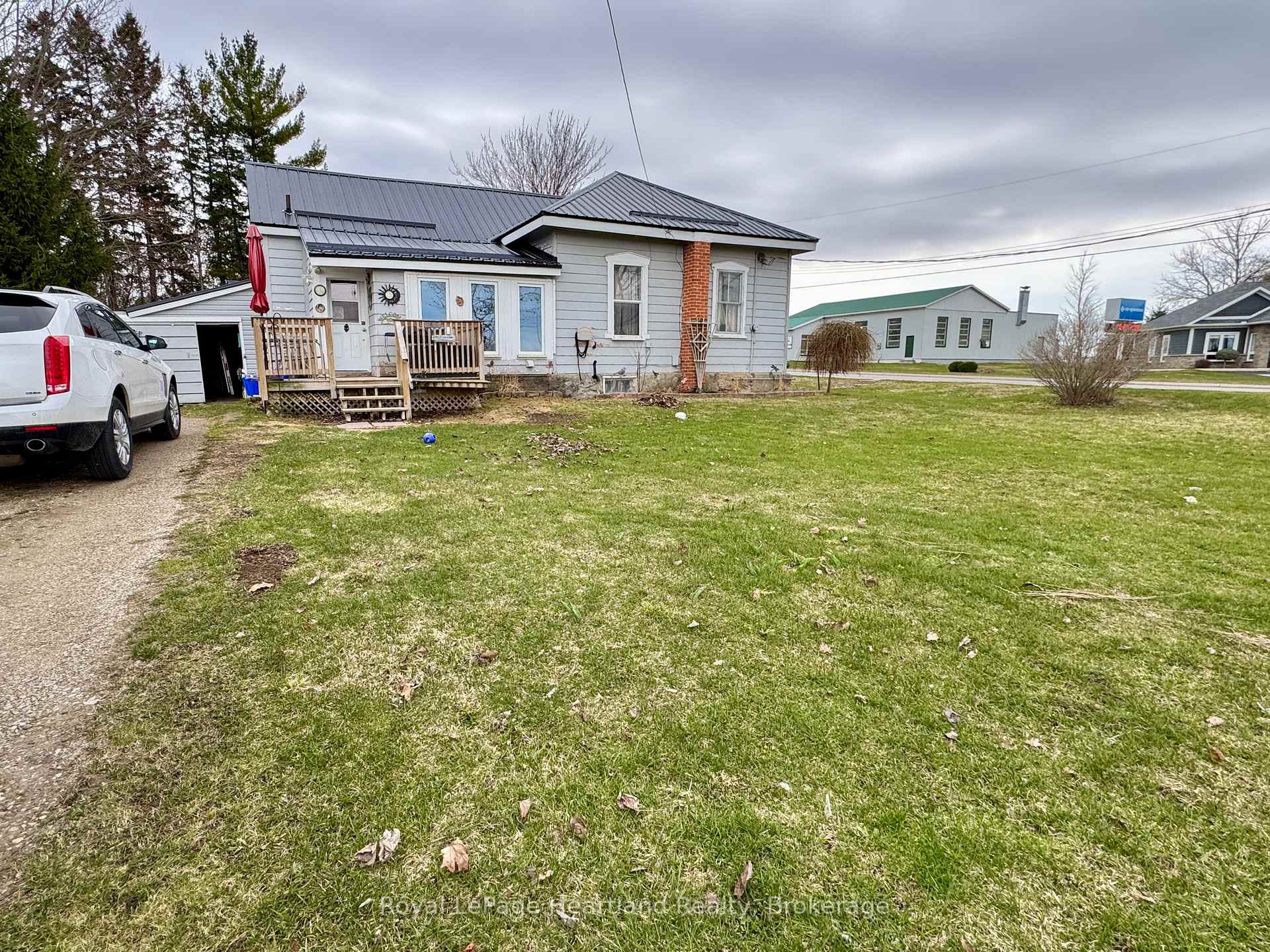 Photo 15 of 663 Josephine Street, North Huron, Wingham — HOMEH