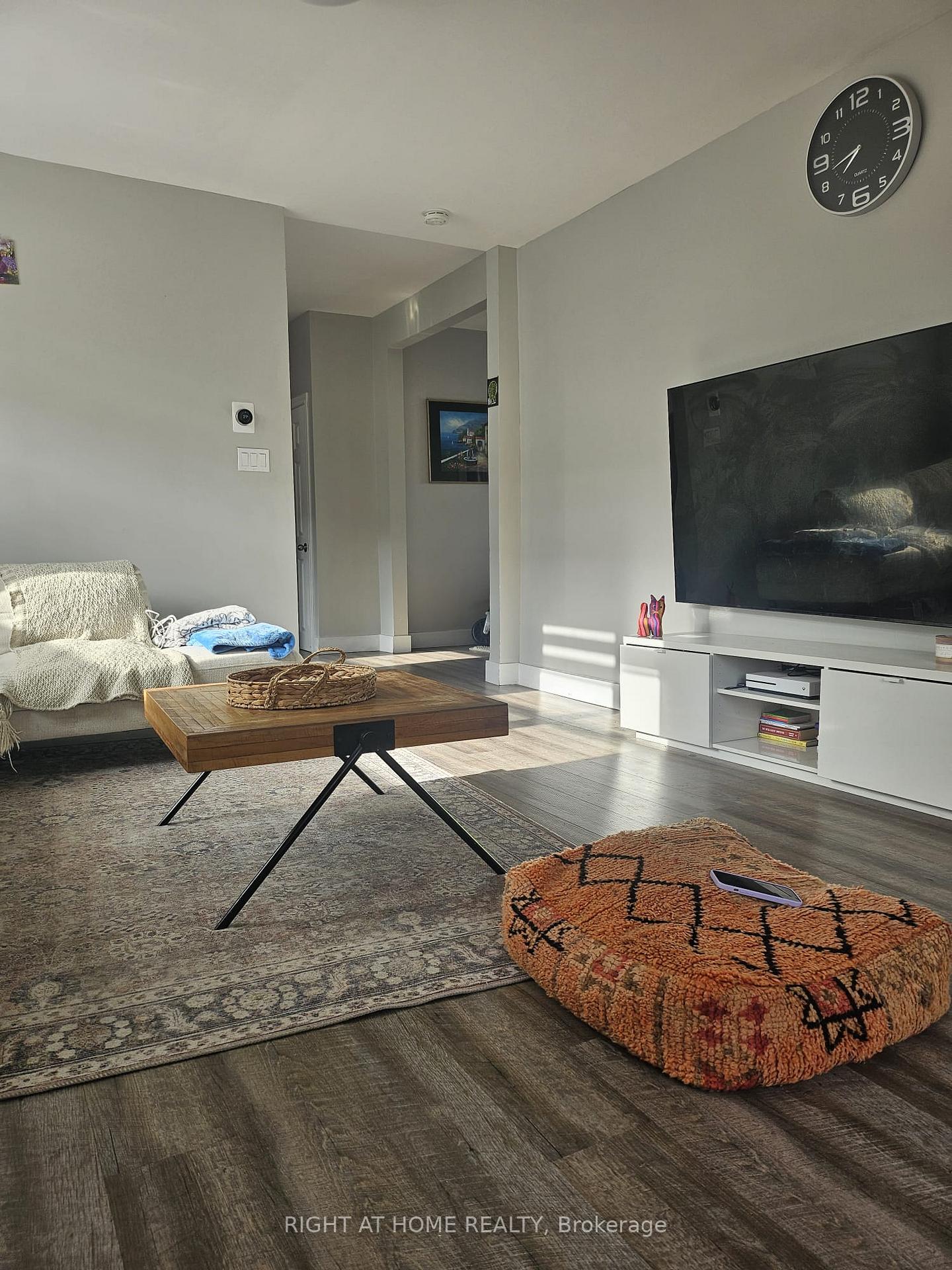 Photo 6 of 1422 Simcoe Street N, Oshawa, Samac — HOMEH