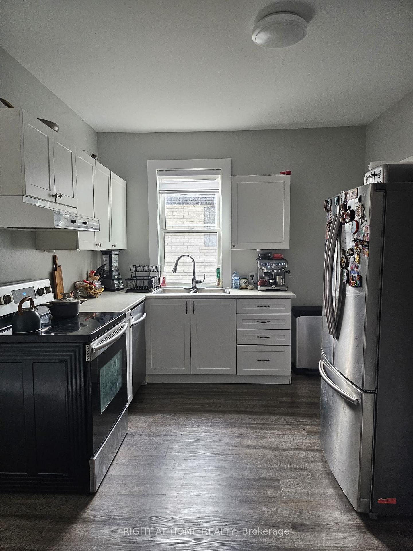 Photo 8 of 1422 Simcoe Street N, Oshawa, Samac — HOMEH