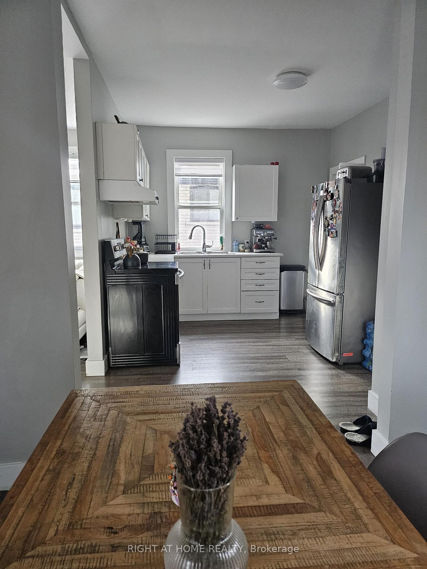 Photo 9 of 1422 Simcoe Street N, Oshawa, Samac — HOMEH