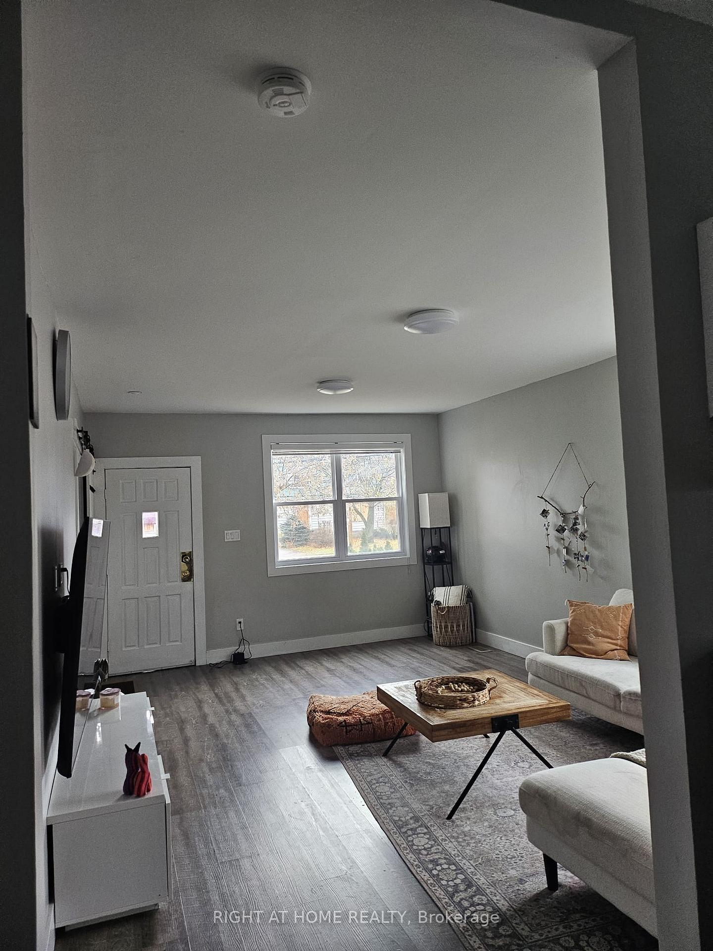 Photo 10 of 1422 Simcoe Street N, Oshawa, Samac — HOMEH
