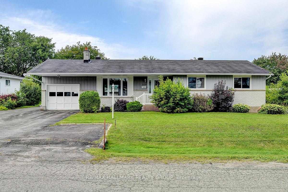 Photo 1 of 1134 Maisonneuve Street, Ottawa, Convent Glen South — HOMEH