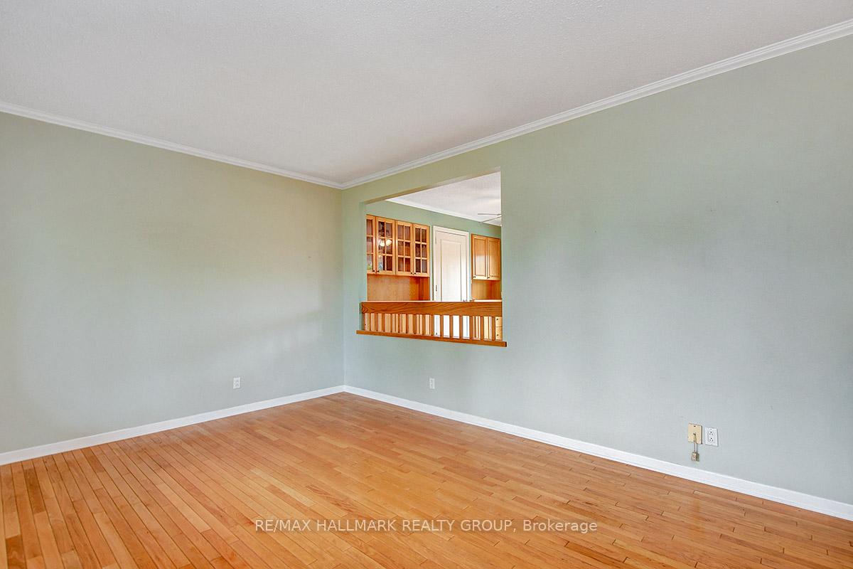 Photo 5 of 1134 Maisonneuve Street, Ottawa, Convent Glen South — HOMEH