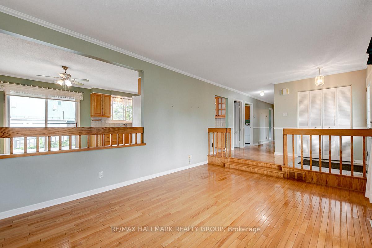 Photo 6 of 1134 Maisonneuve Street, Ottawa, Convent Glen South — HOMEH