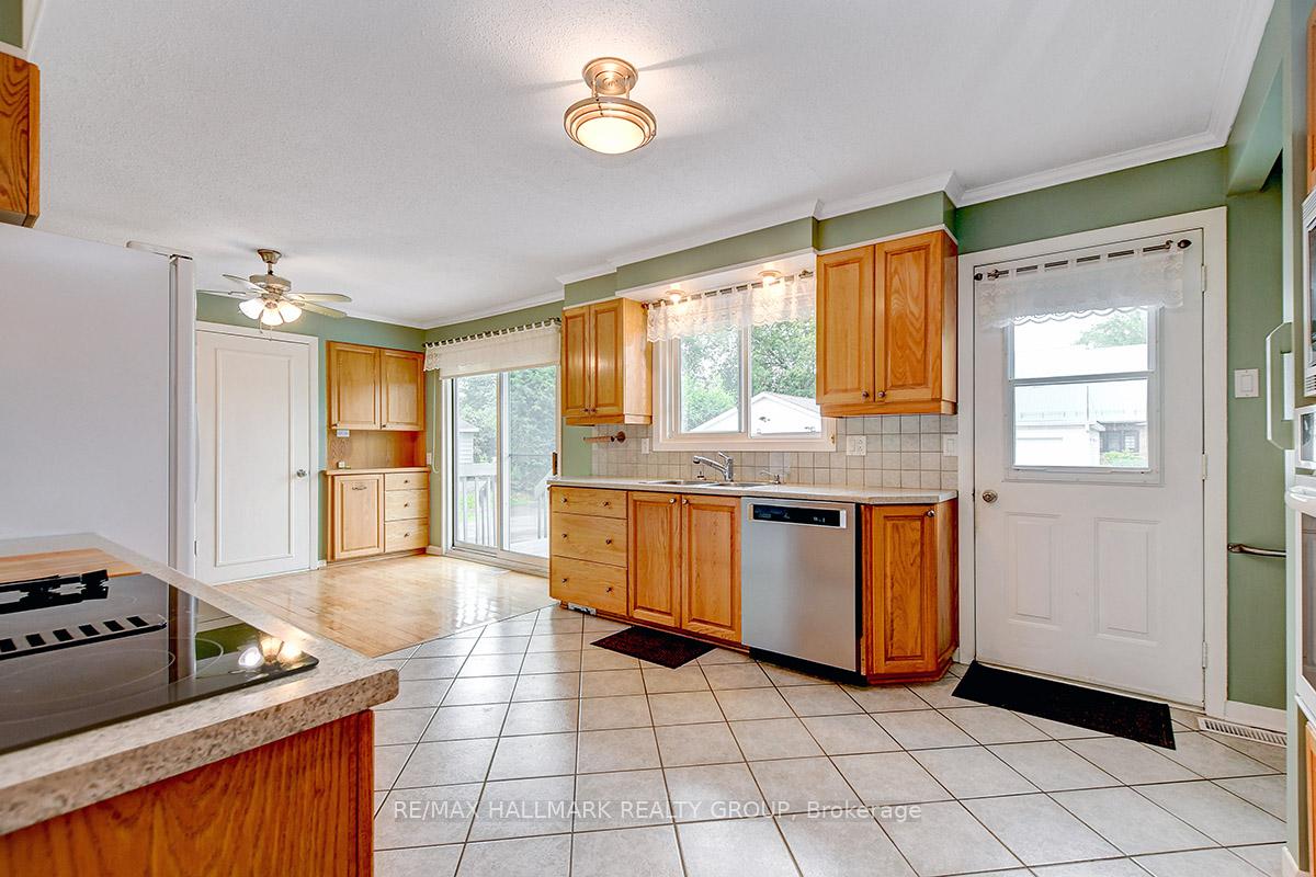 Photo 7 of 1134 Maisonneuve Street, Ottawa, Convent Glen South — HOMEH