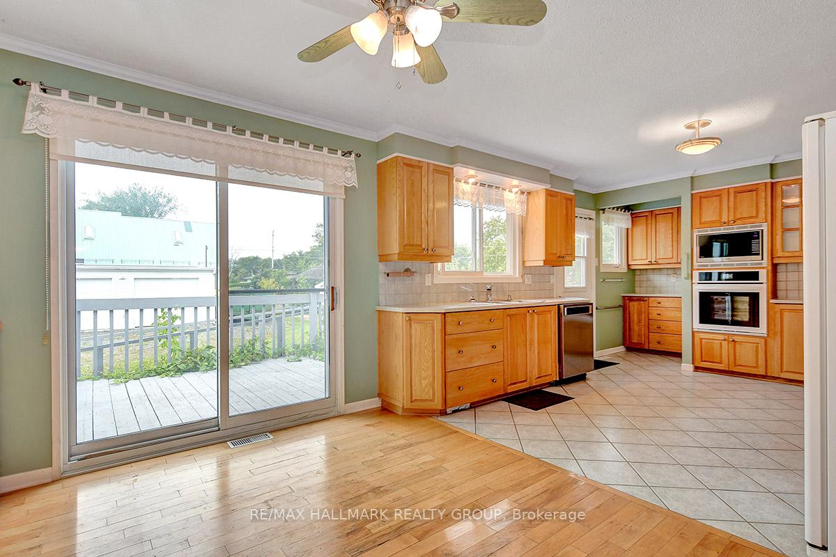 Photo 13 of 1134 Maisonneuve Street, Ottawa, Convent Glen South — HOMEH