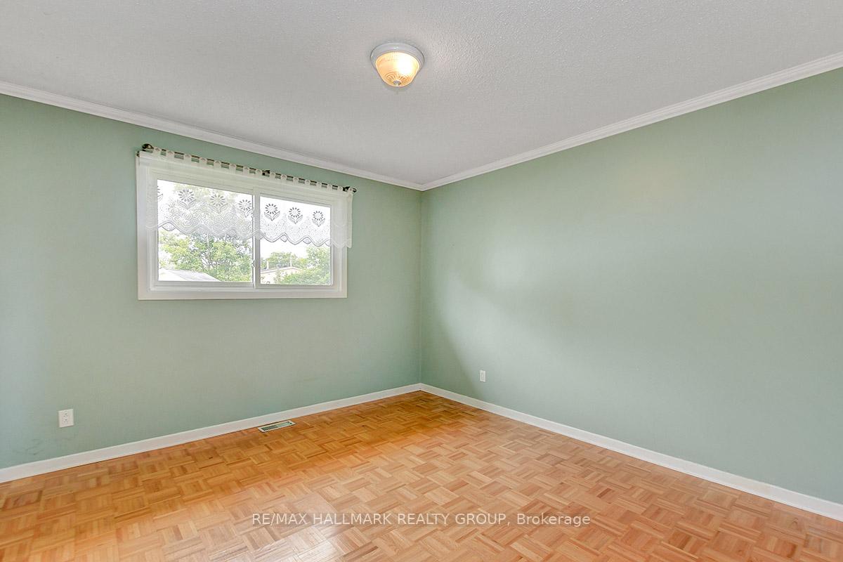 Photo 16 of 1134 Maisonneuve Street, Ottawa, Convent Glen South — HOMEH