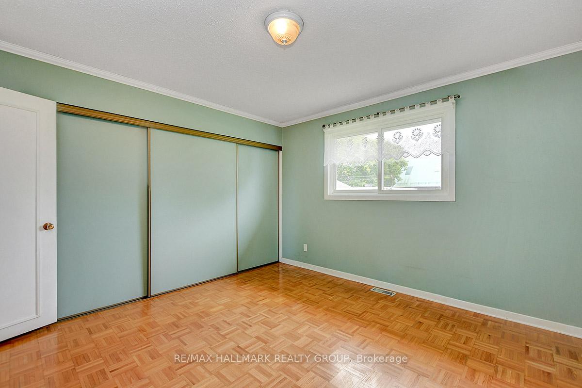 Photo 17 of 1134 Maisonneuve Street, Ottawa, Convent Glen South — HOMEH