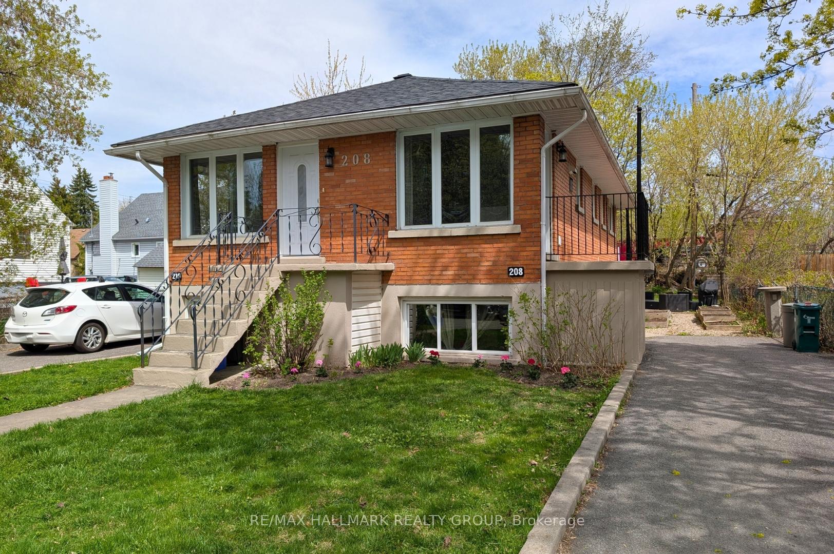 Photo 2 of 208 - 210 Renouf Avenue, Ottawa, Overbrook — HOMEH