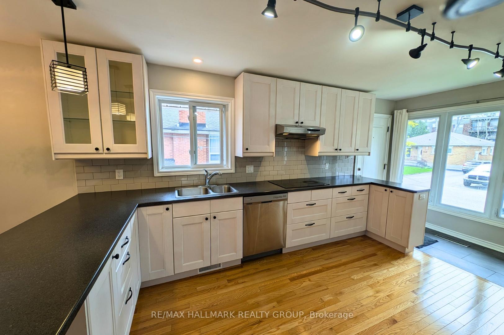 Photo 5 of 208 - 210 Renouf Avenue, Ottawa, Overbrook — HOMEH