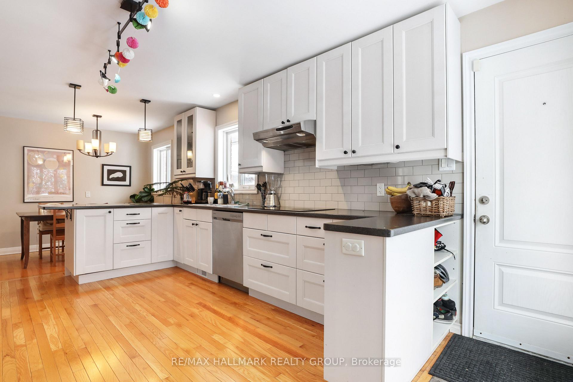 Photo 9 of 208 - 210 Renouf Avenue, Ottawa, Overbrook — HOMEH