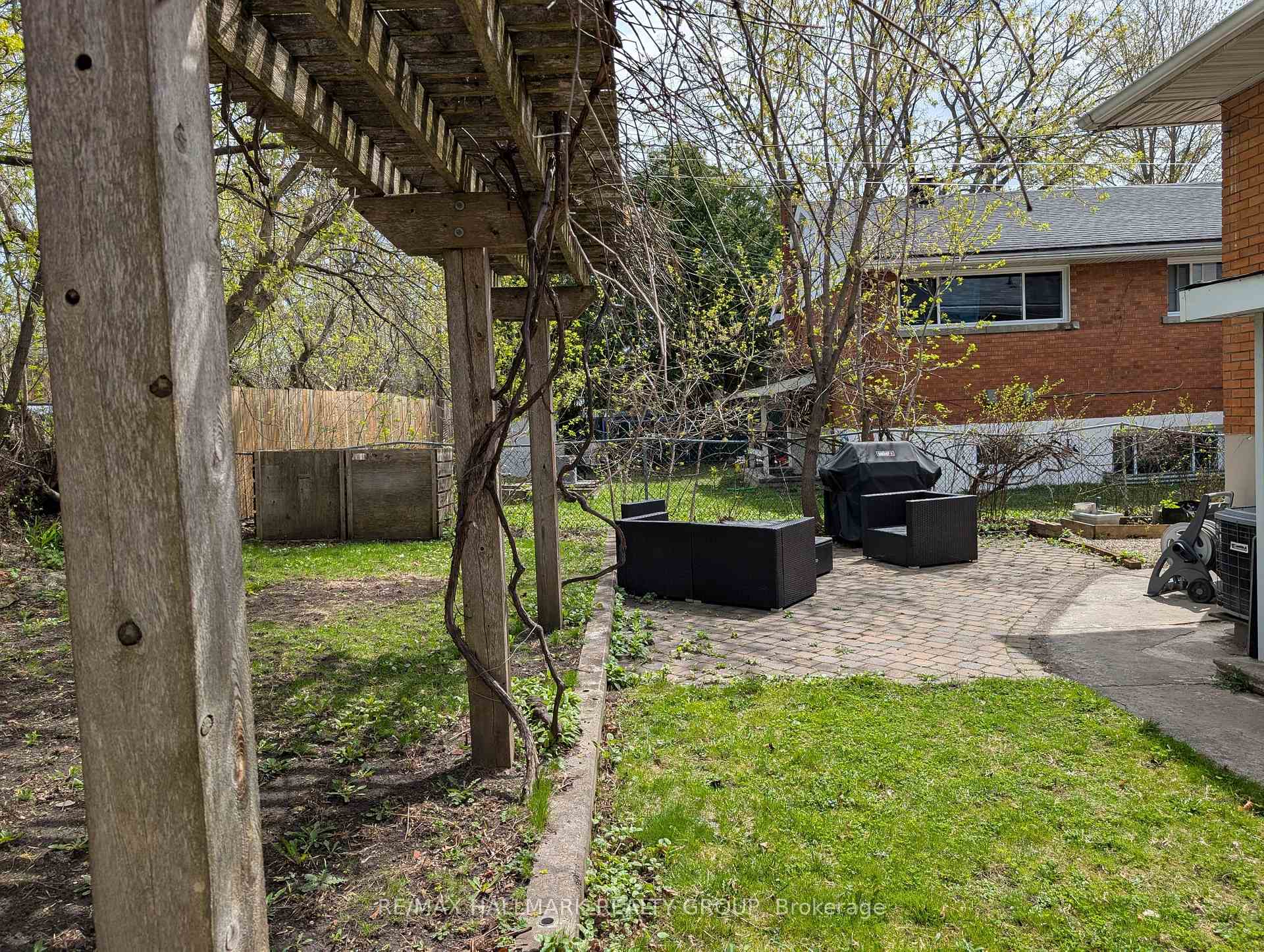 Photo 21 of 208 - 210 Renouf Avenue, Ottawa, Overbrook — HOMEH