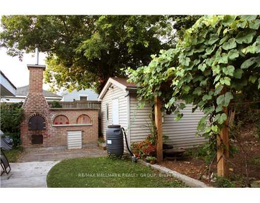 Photo 23 of 208 - 210 Renouf Avenue, Ottawa, Overbrook — HOMEH