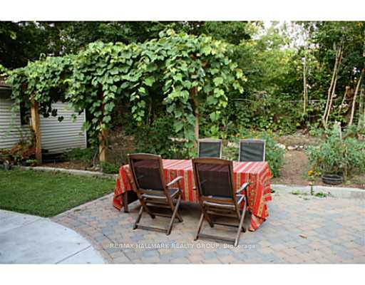 Photo 24 of 208 - 210 Renouf Avenue, Ottawa, Overbrook — HOMEH