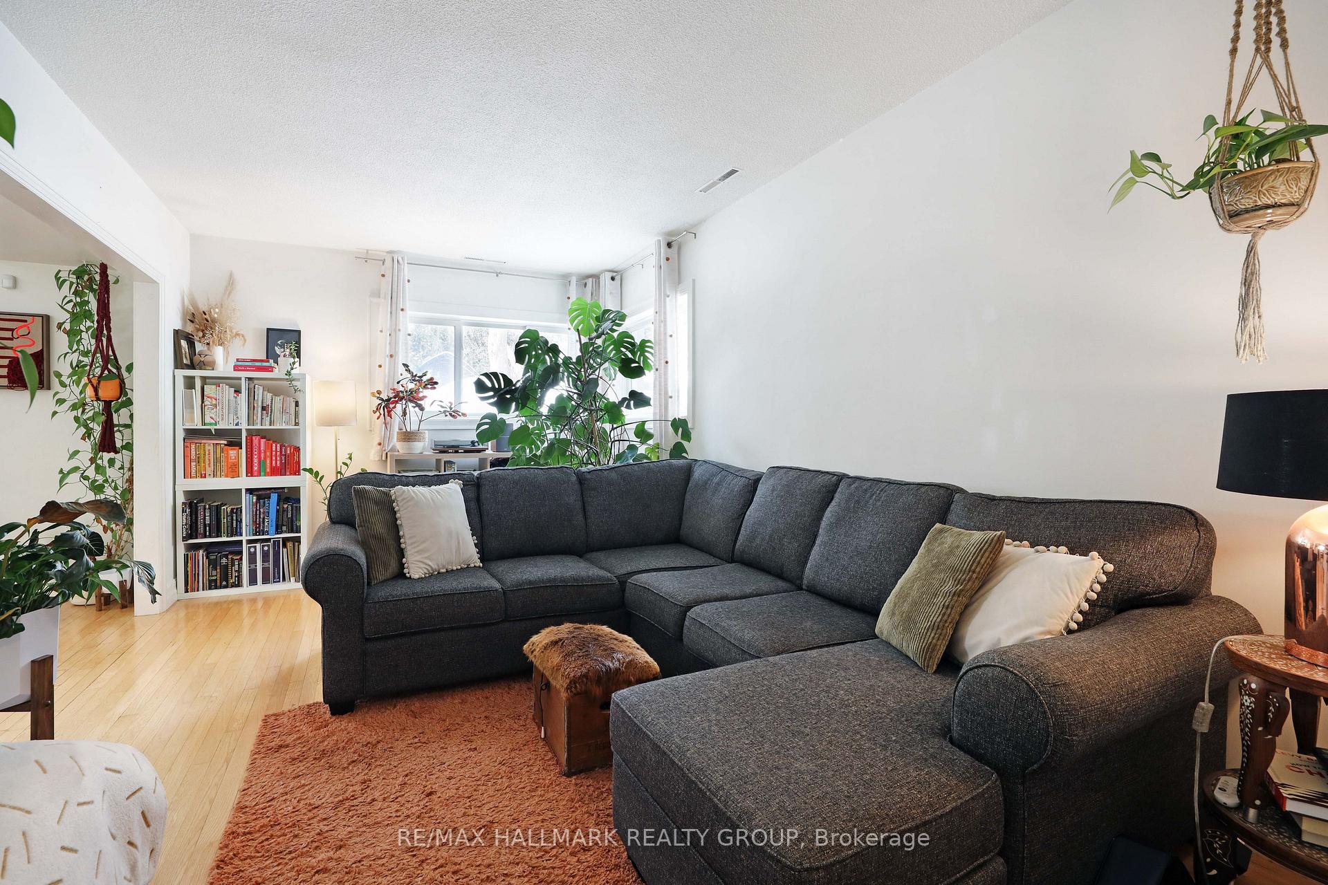 Photo 25 of 208 - 210 Renouf Avenue, Ottawa, Overbrook — HOMEH