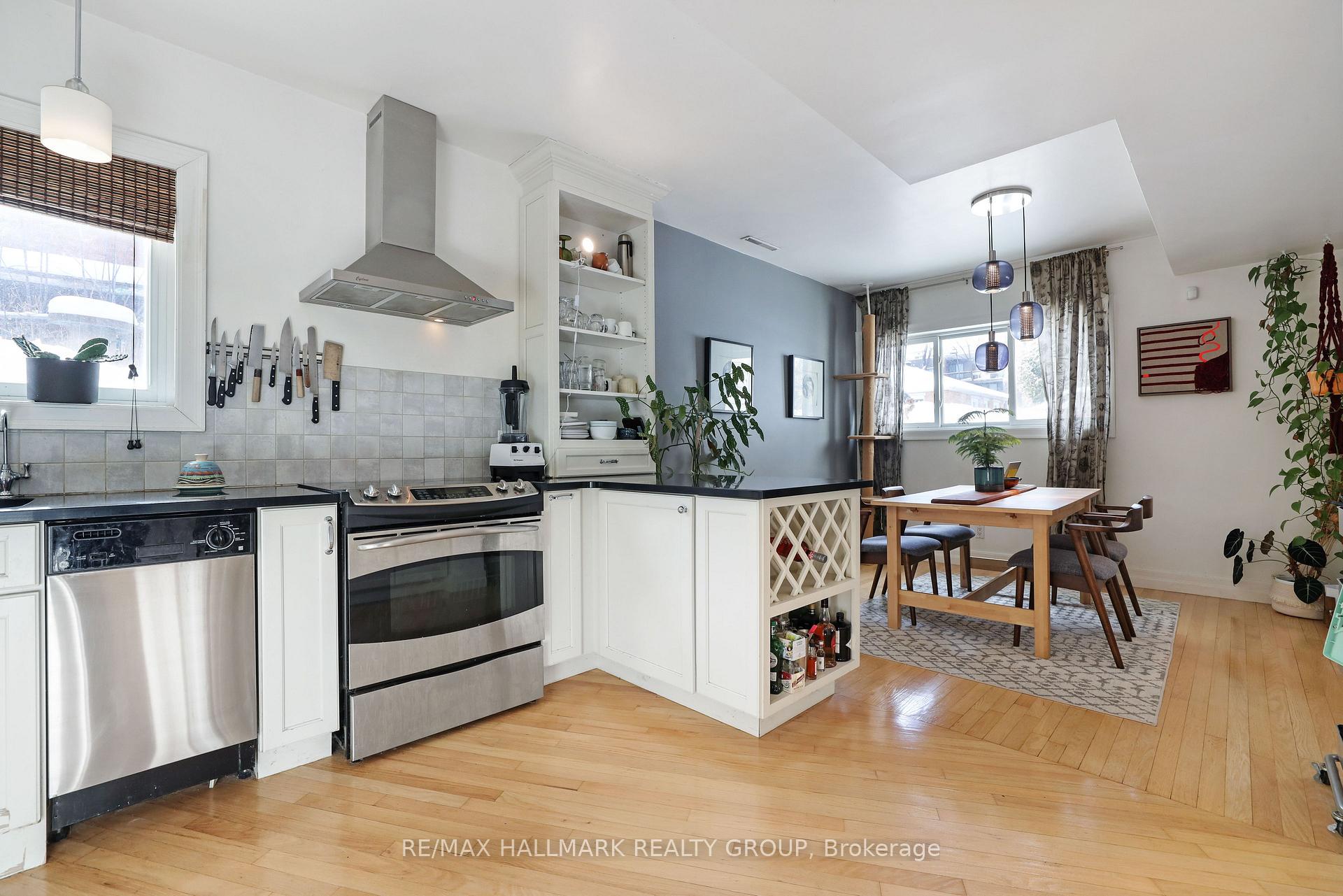 Photo 31 of 208 - 210 Renouf Avenue, Ottawa, Overbrook — HOMEH
