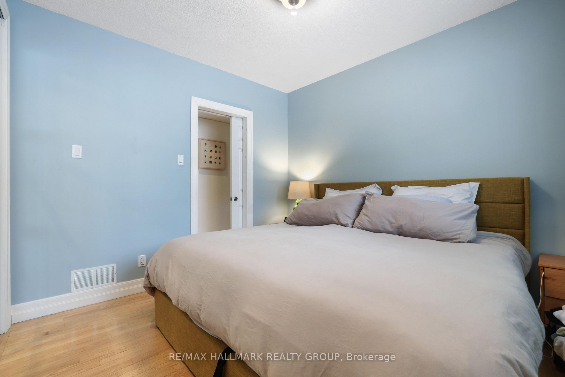 Photo 35 of 208 - 210 Renouf Avenue, Ottawa, Overbrook — HOMEH