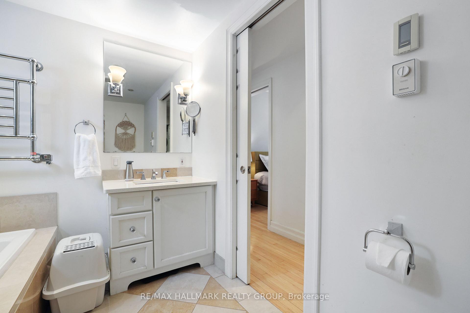 Photo 37 of 208 - 210 Renouf Avenue, Ottawa, Overbrook — HOMEH