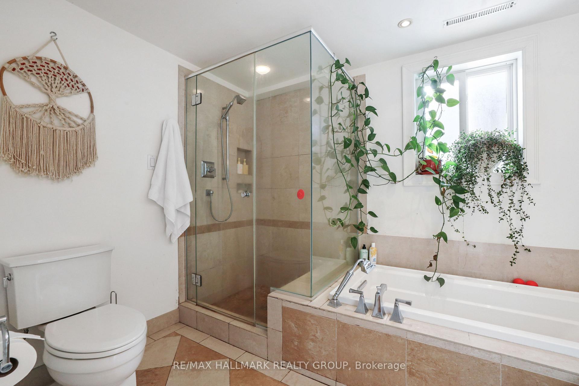 Photo 39 of 208 - 210 Renouf Avenue, Ottawa, Overbrook — HOMEH