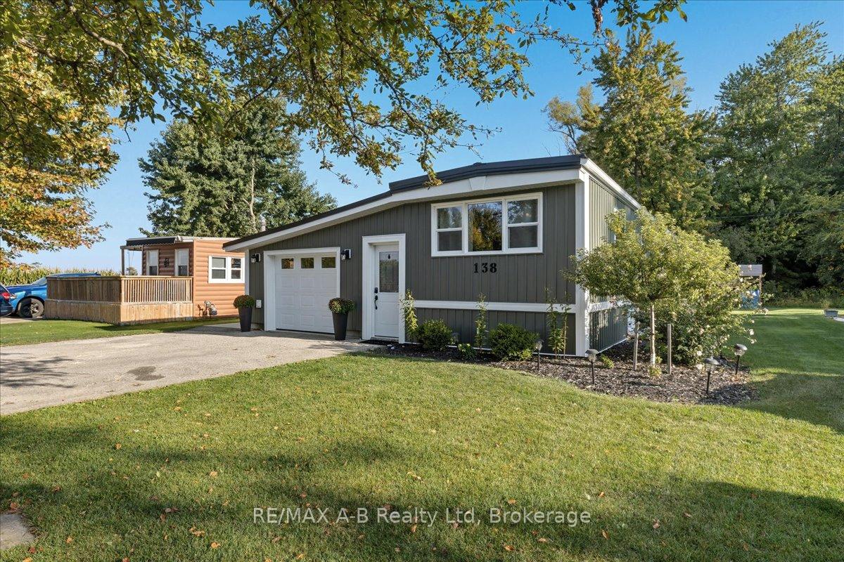 Photo 1 of 138 Ash Street, Perth East, Crystal Lake — HOMEH