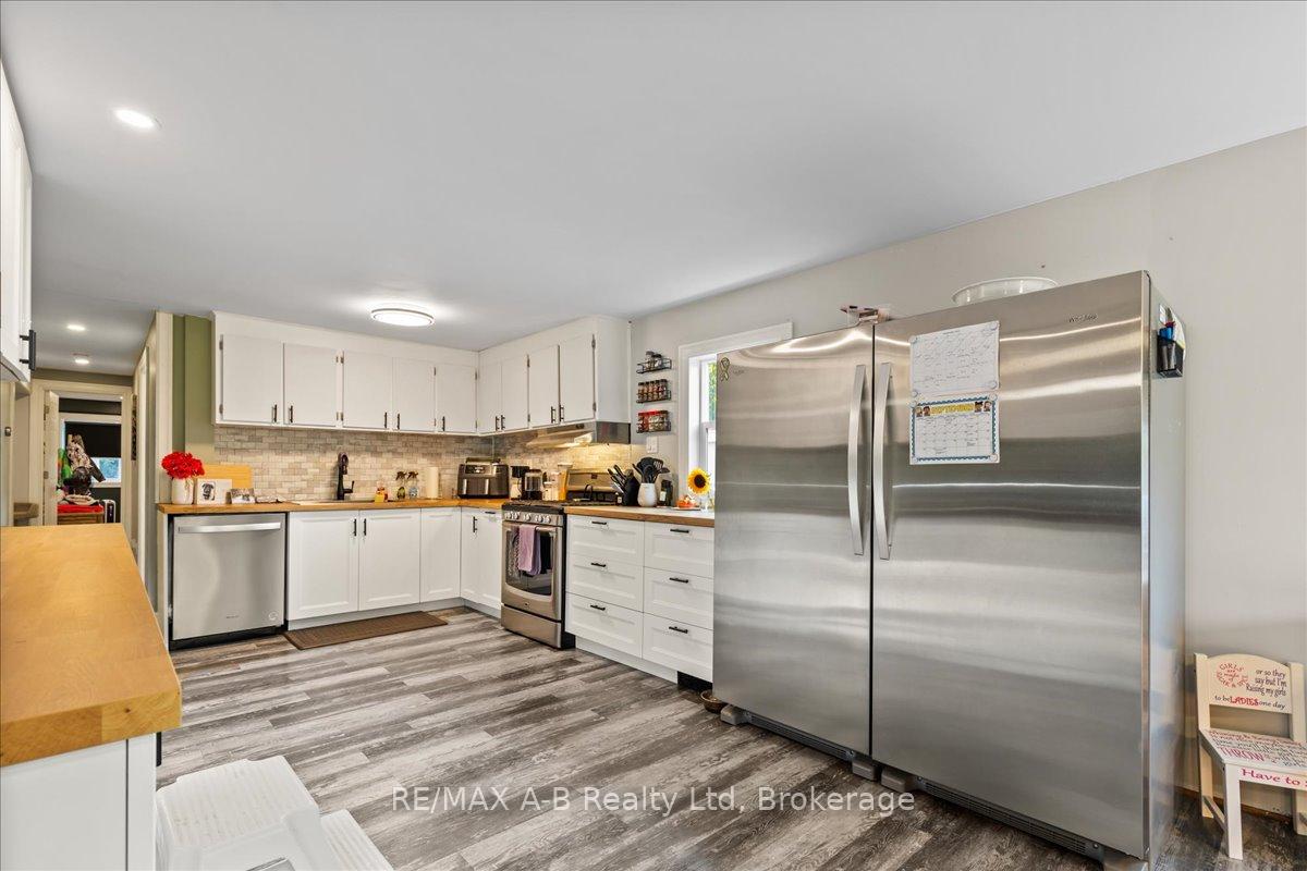 Photo 8 of 138 Ash Street, Perth East, Crystal Lake — HOMEH