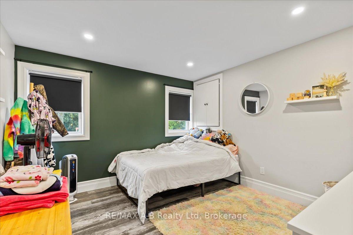 Photo 16 of 138 Ash Street, Perth East, Crystal Lake — HOMEH