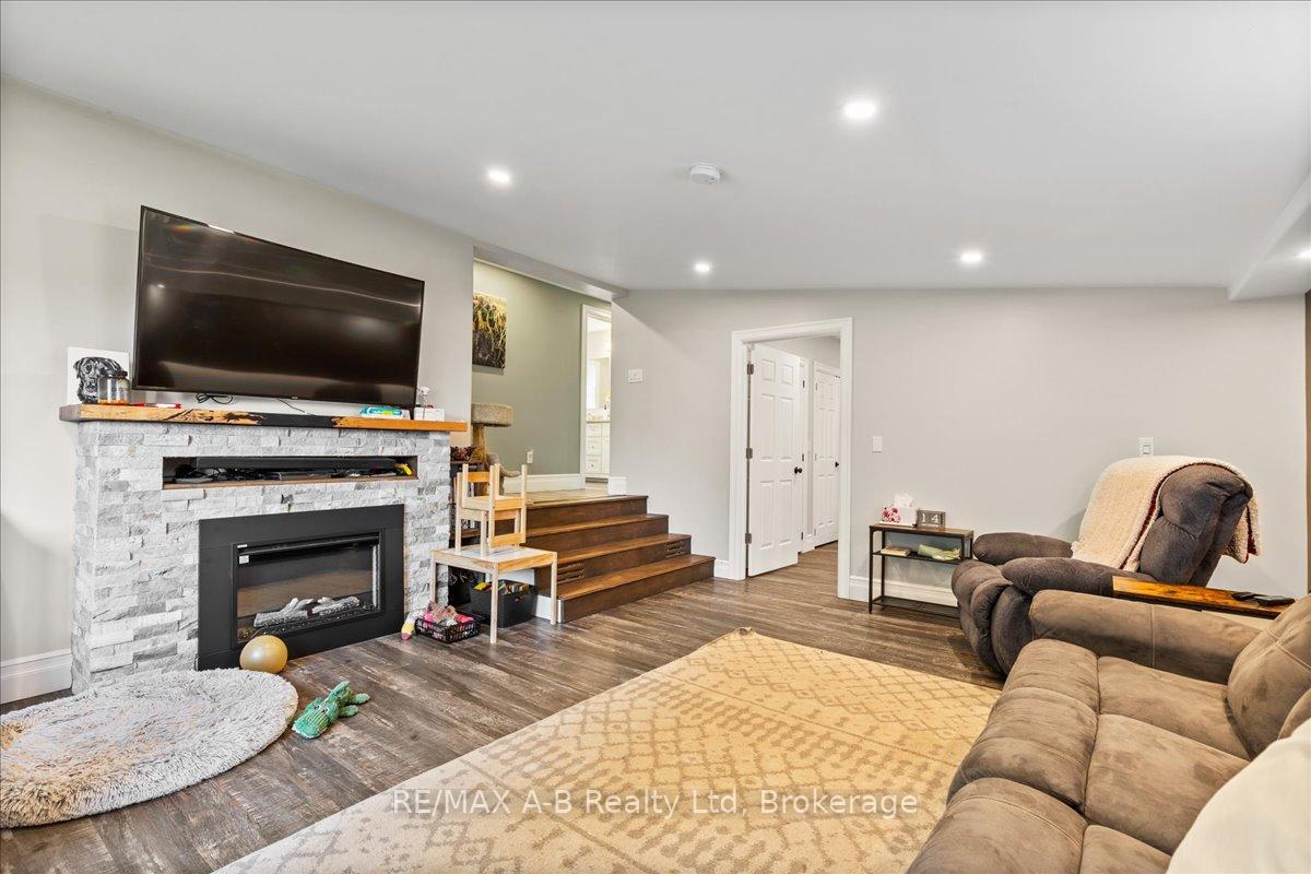 Photo 21 of 138 Ash Street, Perth East, Crystal Lake — HOMEH