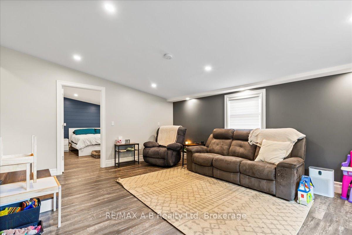 Photo 22 of 138 Ash Street, Perth East, Crystal Lake — HOMEH