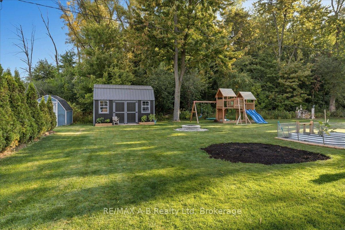 Photo 31 of 138 Ash Street, Perth East, Crystal Lake — HOMEH