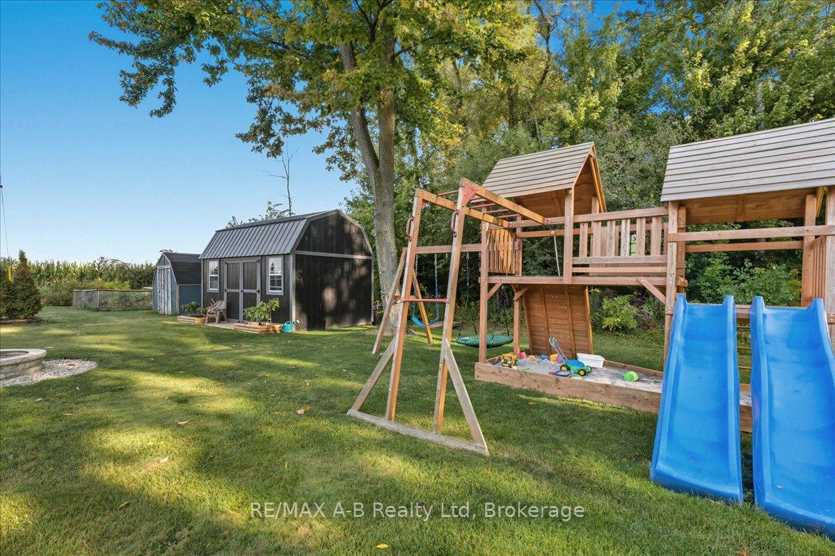Photo 32 of 138 Ash Street, Perth East, Crystal Lake — HOMEH