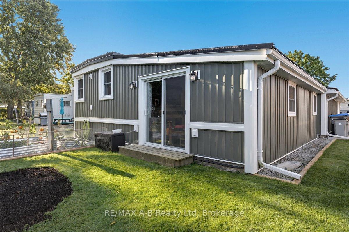 Photo 33 of 138 Ash Street, Perth East, Crystal Lake — HOMEH