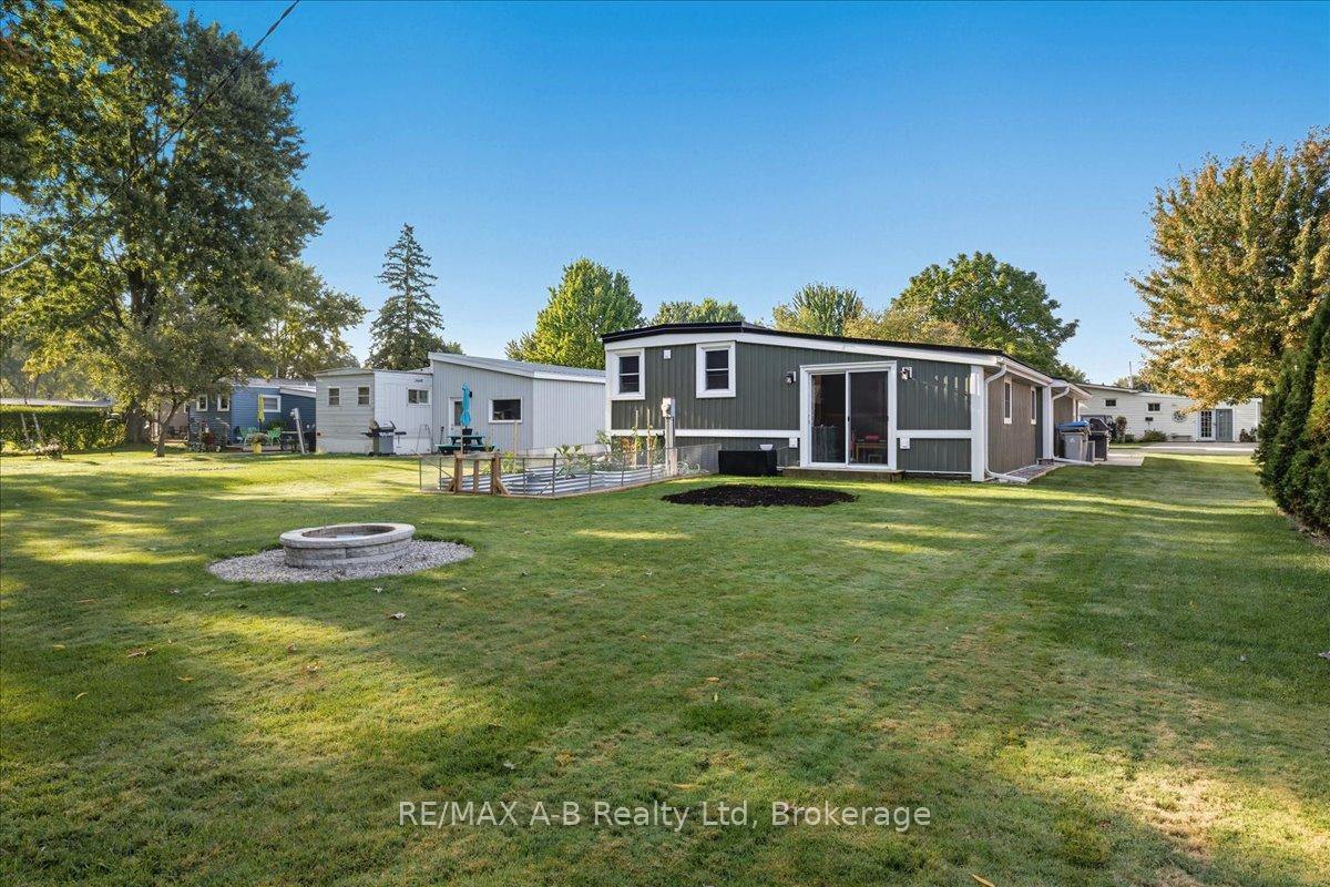Photo 34 of 138 Ash Street, Perth East, Crystal Lake — HOMEH