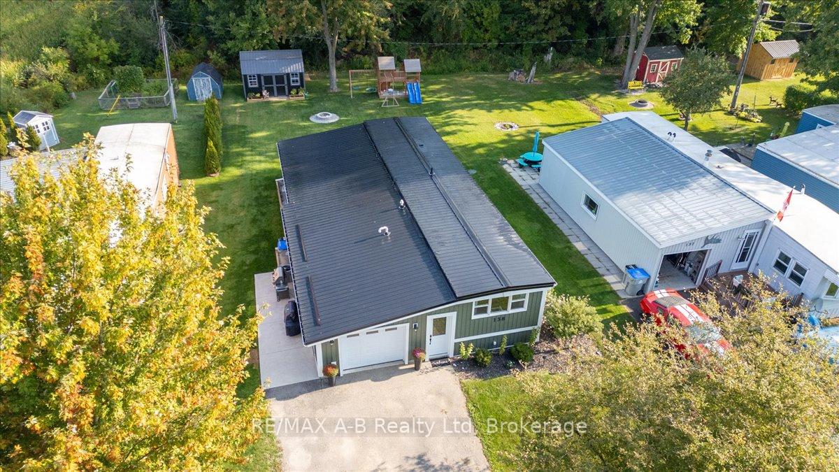 Photo 38 of 138 Ash Street, Perth East, Crystal Lake — HOMEH