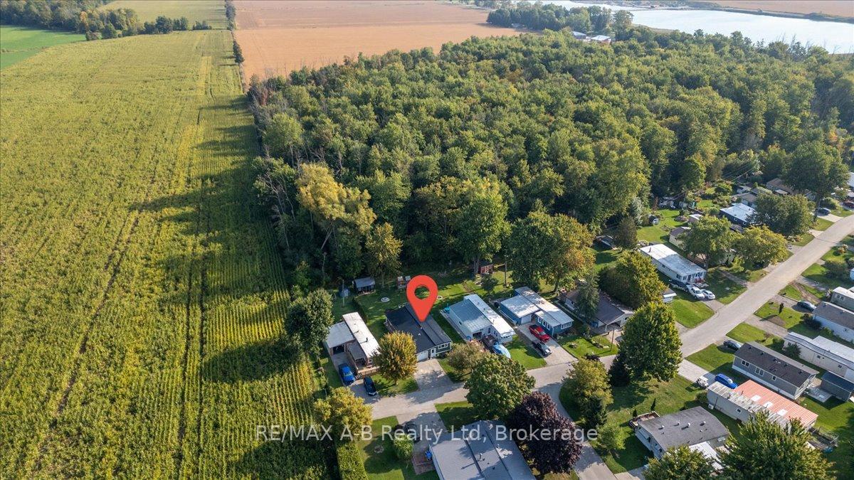 Photo 40 of 138 Ash Street, Perth East, Crystal Lake — HOMEH