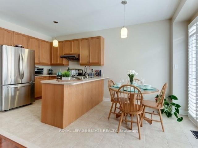 Photo 3 of 80 Vine Cliff Boulevard, Markham, Victoria Manor-Jennings Gate — HOMEH
