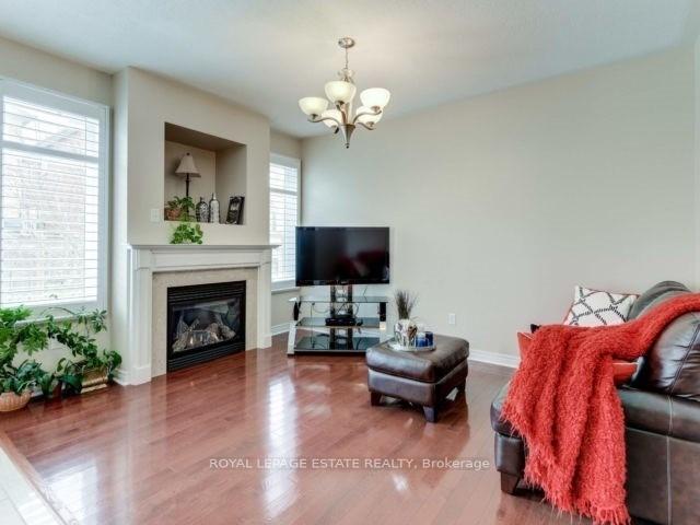 Photo 6 of 80 Vine Cliff Boulevard, Markham, Victoria Manor-Jennings Gate — HOMEH