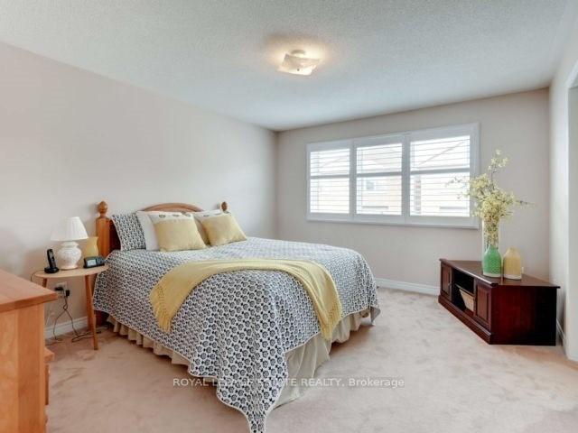 Photo 10 of 80 Vine Cliff Boulevard, Markham, Victoria Manor-Jennings Gate — HOMEH