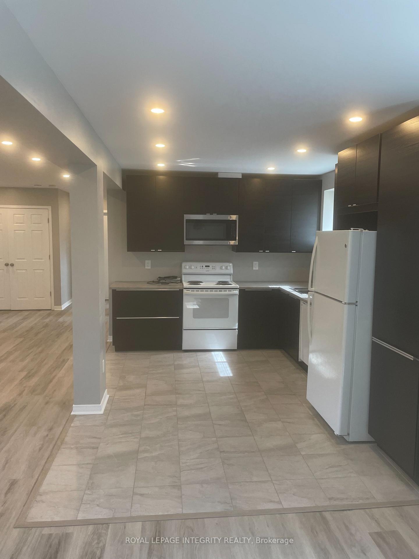 Photo 2 of 1862 Emmett Road, Ottawa, Cumberland West — HOMEH