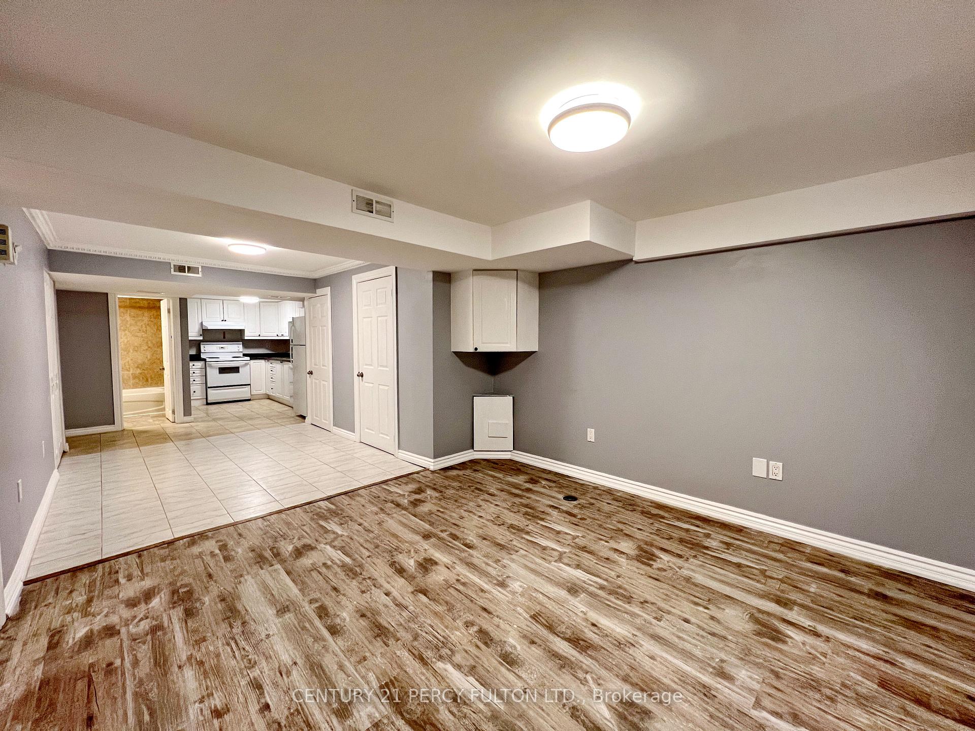 Photo 4 of Unit Bsmt, 98 Elson Street, Markham, Middlefield — HOMEH