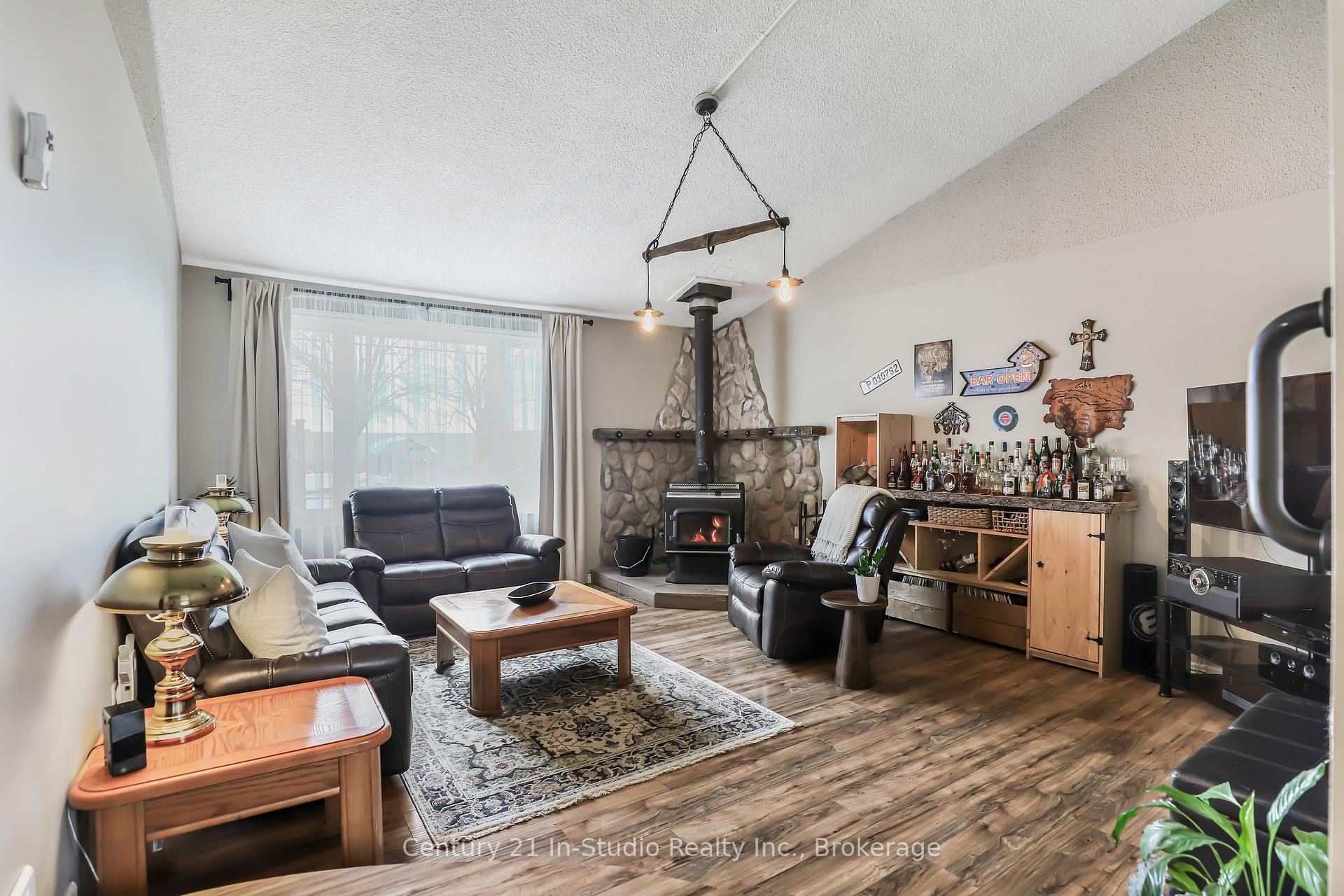 Photo 14 of 706161 Dufferin County Road 21, Mulmur, Rural Mulmur — HOMEH