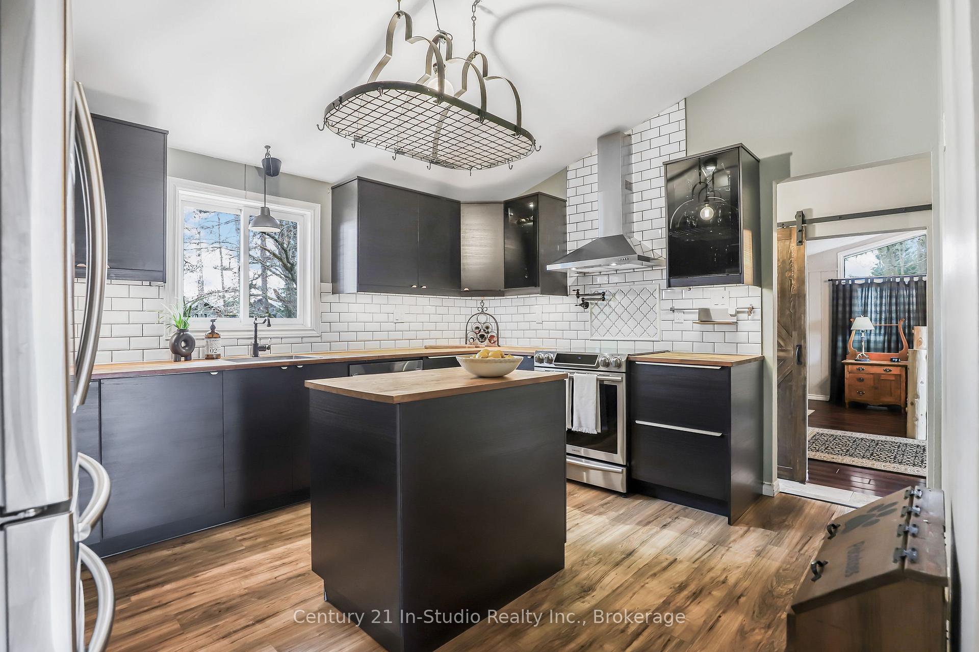 Photo 17 of 706161 Dufferin County Road 21, Mulmur, Rural Mulmur — HOMEH