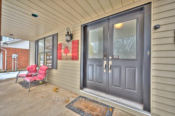 Photo 3 of 69 Rolling Meadows Boulevard S, Pelham, Fonthill — HOMEH