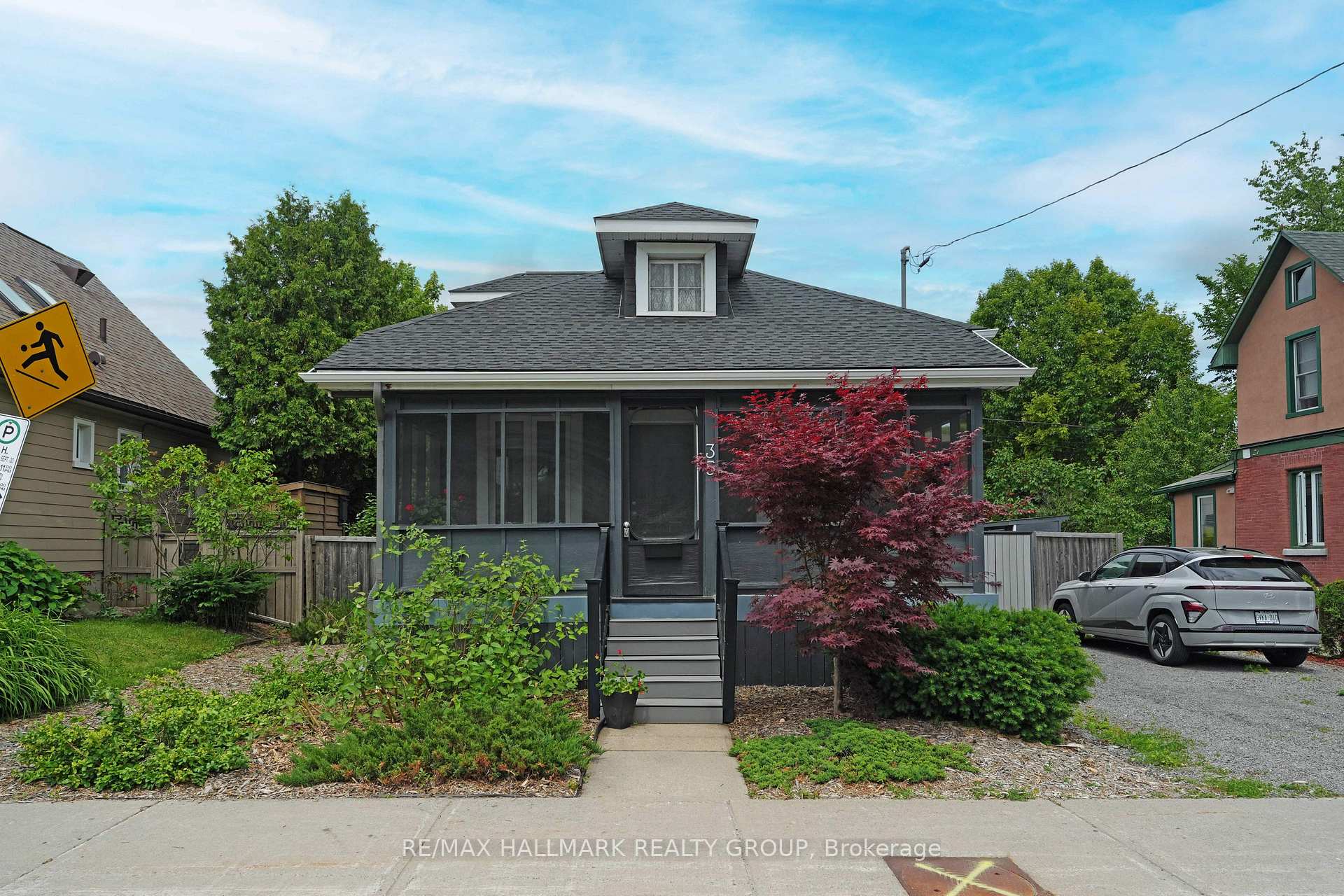 Photo 1 of 35 Queen Mary Street, Ottawa, Overbrook — HOMEH