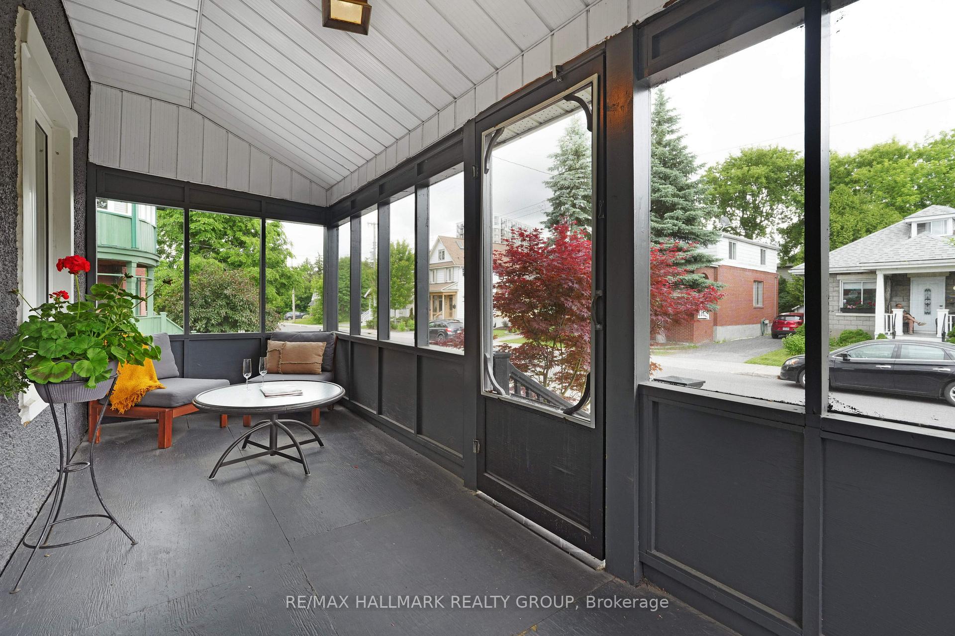 Photo 7 of 35 Queen Mary Street, Ottawa, Overbrook — HOMEH