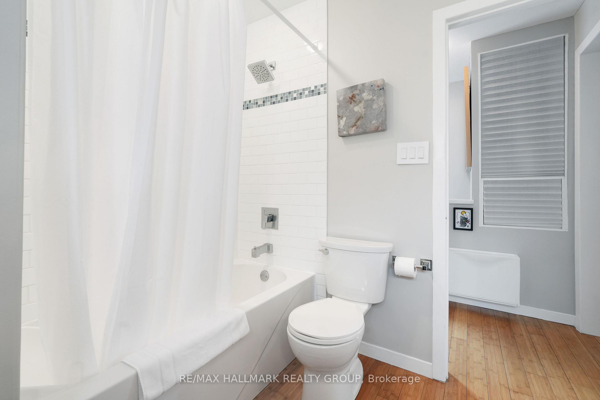 Photo 29 of 35 Queen Mary Street, Ottawa, Overbrook — HOMEH