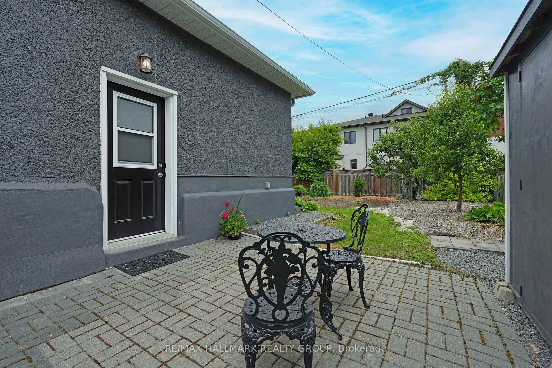 Photo 36 of 35 Queen Mary Street, Ottawa, Overbrook — HOMEH